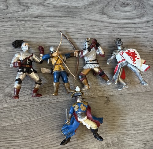 Vintage plastic knight figures - knight,