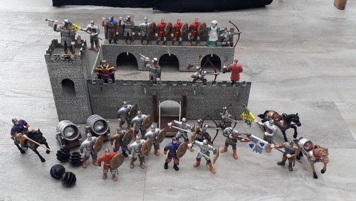 Vintage elc model toy - model, medieval
