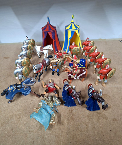 Plastic medieval knight - ,